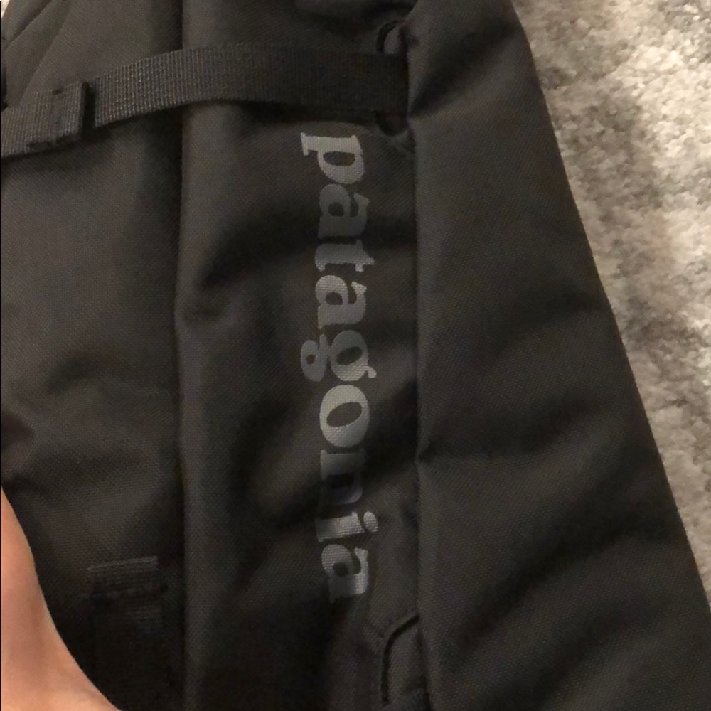 Patagonia Atom 8L sling backpack - Picture 7 of 8